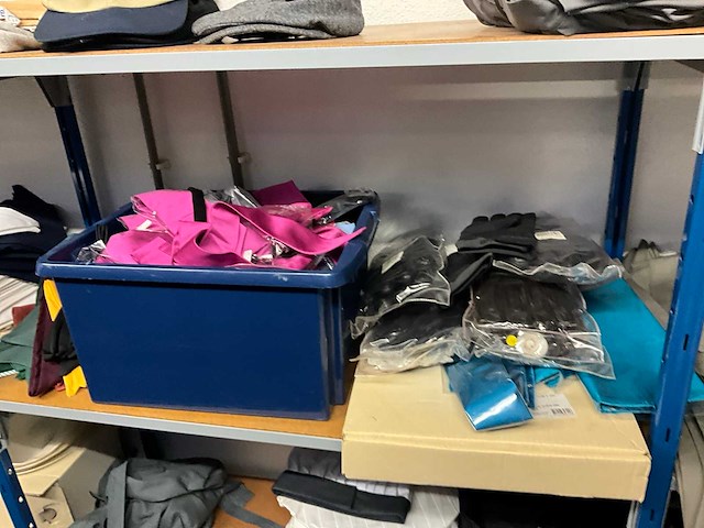 Partij accessoires - afbeelding 17 van  19