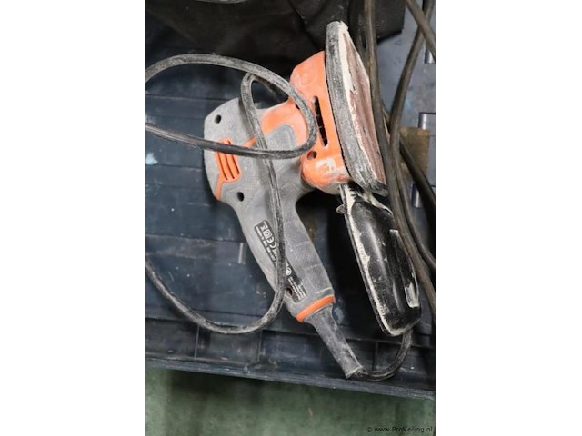 Partij (accu) boormachines & schuurmachine, diverse merken o.a. bosch & black+decker - afbeelding 2 van  12