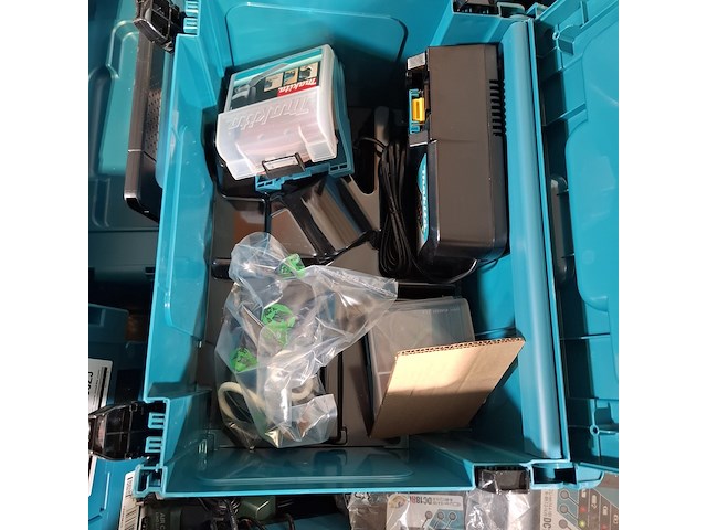 Partij acculader en koffers, o.a makita, metabo - afbeelding 3 van  9