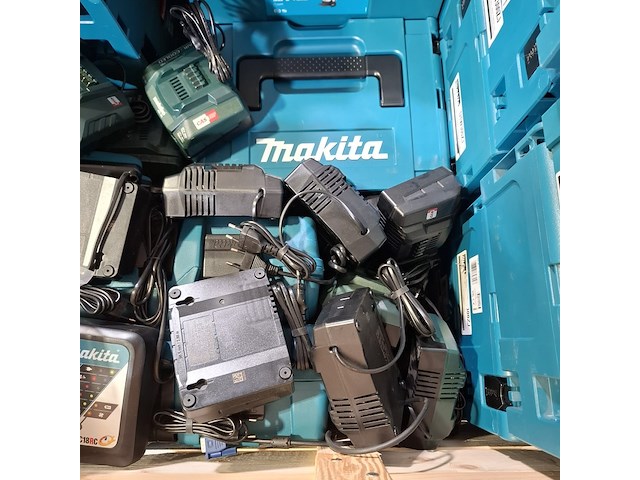 Partij acculader en koffers, o.a makita, metabo - afbeelding 5 van  9