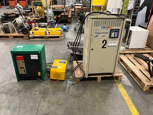 Partij acculaders - afbeelding 1 van  7