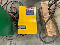 Partij acculaders - afbeelding 4 van  7