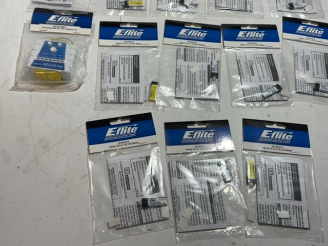 Partij accus en onderdelen 18 stuks eflight - afbeelding 4 van  4