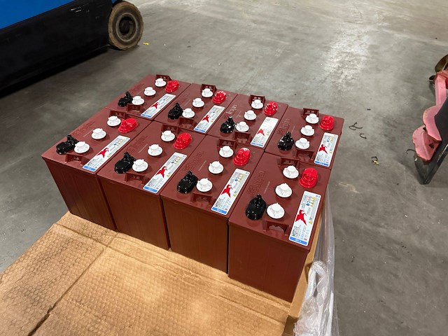 Partij accu's trojan t-105 8stuks nieuw - afbeelding 1 van  1