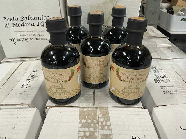 Partij aceto balsamico di modena i.g.p 250ml (590x) - afbeelding 1 van  3