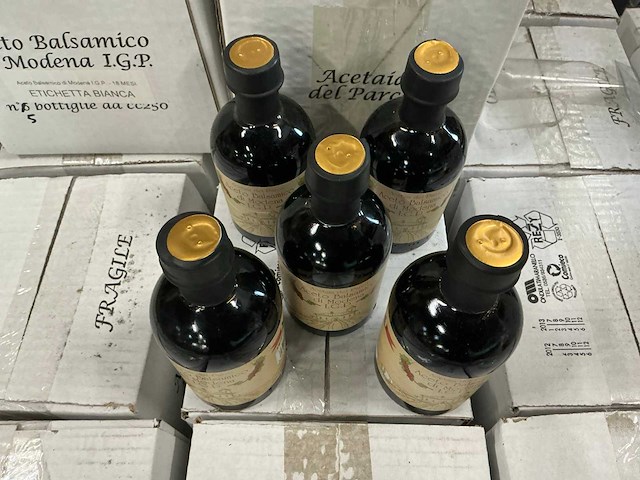 Partij aceto balsamico di modena i.g.p 250ml (590x) - afbeelding 2 van  3