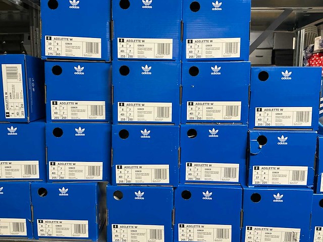 Partij adidas adilette slippers (72x) - afbeelding 2 van  18