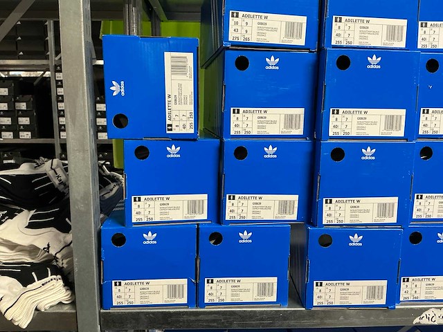 Partij adidas adilette slippers (72x) - afbeelding 3 van  18