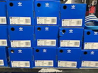 Partij adidas adilette slippers (72x) - afbeelding 18 van  18