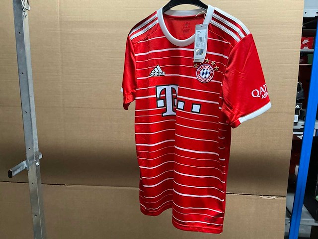 Partij adidas fc bayern munchen wedstrijdshirts (18x) - afbeelding 1 van  4