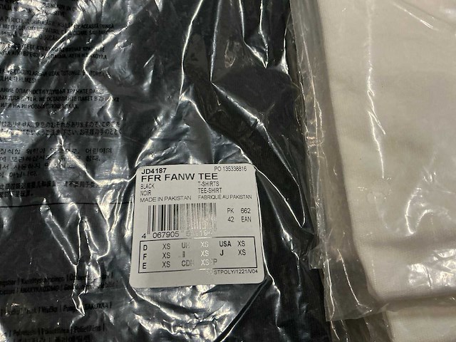 Partij adidas ffr fanw tee white&black (61x) - afbeelding 3 van  12