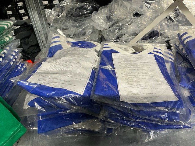 Partij adidas kids t-shirts blauw (48x) - afbeelding 2 van  7