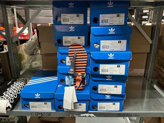 Partij adidas pablina w sandalen (11x) - afbeelding 2 van  4