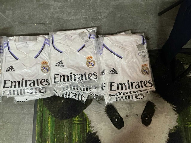 Partij adidas real madrid wedstrijdshirts (45x) - afbeelding 4 van  7