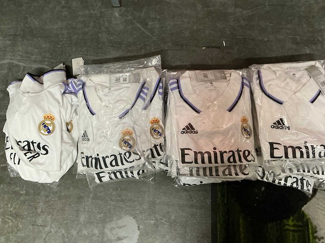 Partij adidas real madrid wedstrijdshirts (45x) - afbeelding 5 van  7