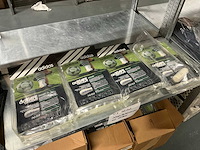Partij adidas scheenbeschermers met verband (41x) - afbeelding 1 van  4