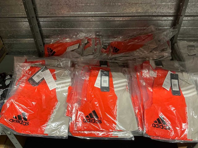 Partij adidas shorts (81x) - afbeelding 1 van  5