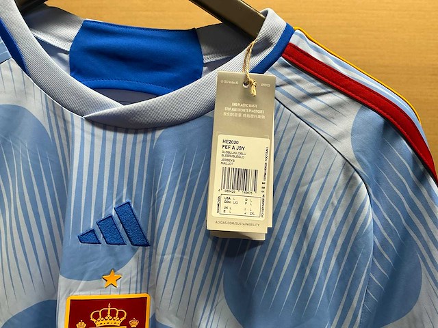 Partij adidas spanje wedstrijdshirts (78x) - afbeelding 2 van  7
