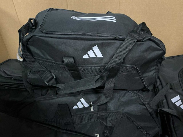 Partij adidas tiro league duffeltas medium -hs9749 (48x) - afbeelding 1 van  4