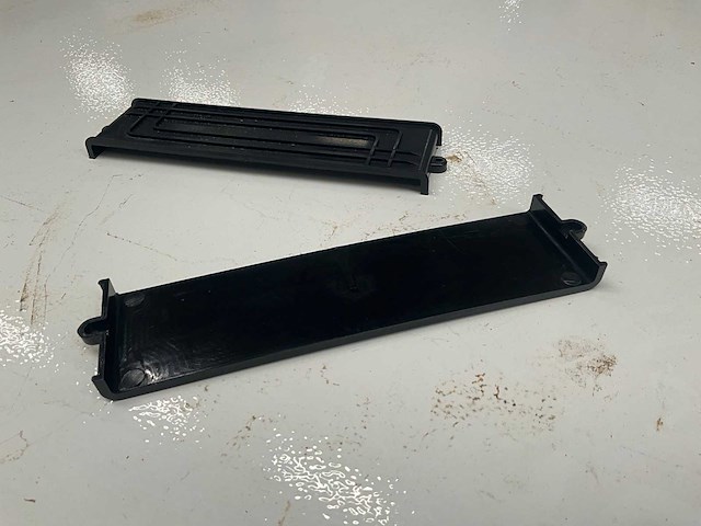 Partij adt kunststof afdekkappen - afbeelding 1 van  5