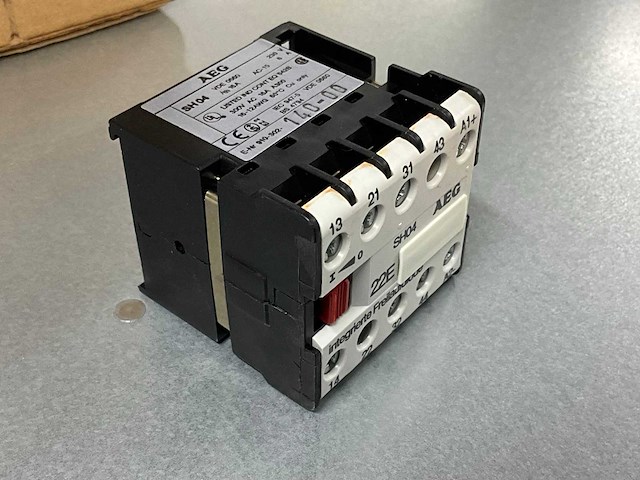 Partij aeg sho4.22 contactoren - afbeelding 2 van  5