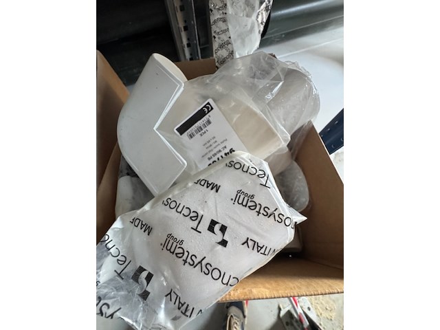 Partij afdekkappen en 3x doos flexibele buis o.a.: tecnosistemi - afbeelding 3 van  12