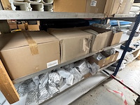 Partij afdekkappen en 3x doos flexibele buis o.a.: tecnosistemi