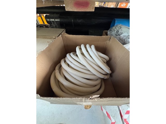 Partij afdekkappen en 3x doos flexibele buis o.a.: tecnosistemi - afbeelding 6 van  12