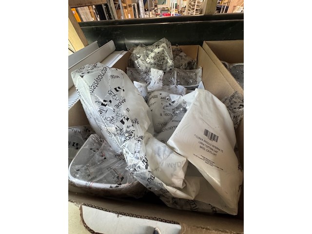 Partij afdekkappen en 3x doos flexibele buis o.a.: tecnosistemi - afbeelding 10 van  12