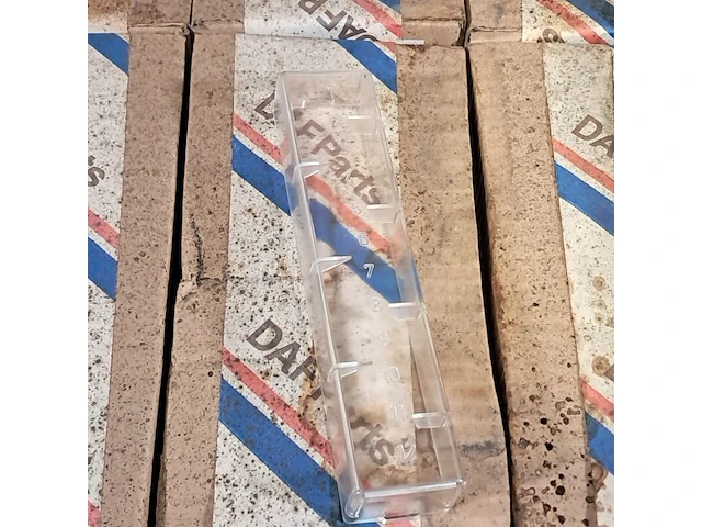 Partij afdekplaten t.b.v. zekeringenkast, o.a daf parts - afbeelding 3 van  7