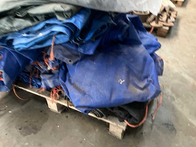 Partij afdekzeil + netten - afbeelding 4 van  5