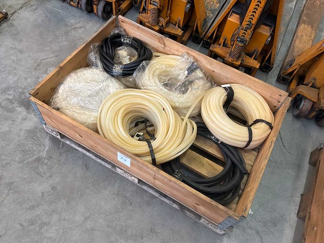 Partij afdichtingsmateriaal - afbeelding 1 van  2