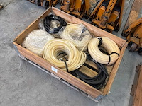 Partij afdichtingsmateriaal - afbeelding 1 van  2
