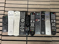 Partij afstandsbedieningen, diverse merken o.a. sony & jvc - afbeelding 1 van  1