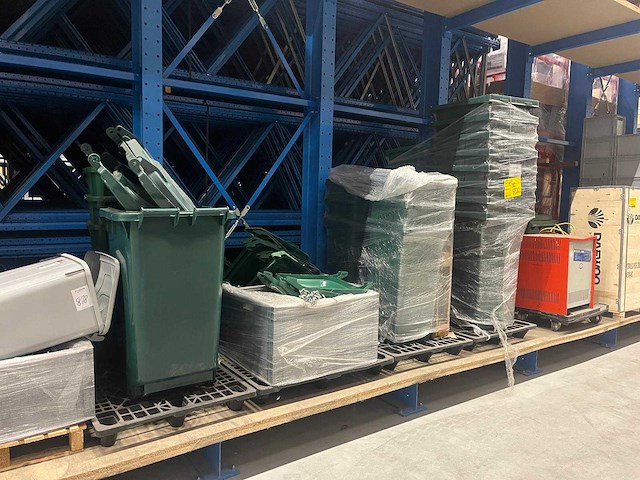 Partij afvalbakken / prullenbakken ca 38 stuks - afbeelding 1 van  17