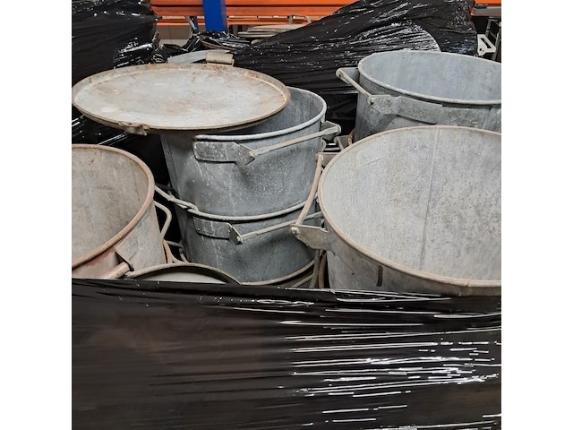 Partij afvalbakken - afbeelding 3 van  12