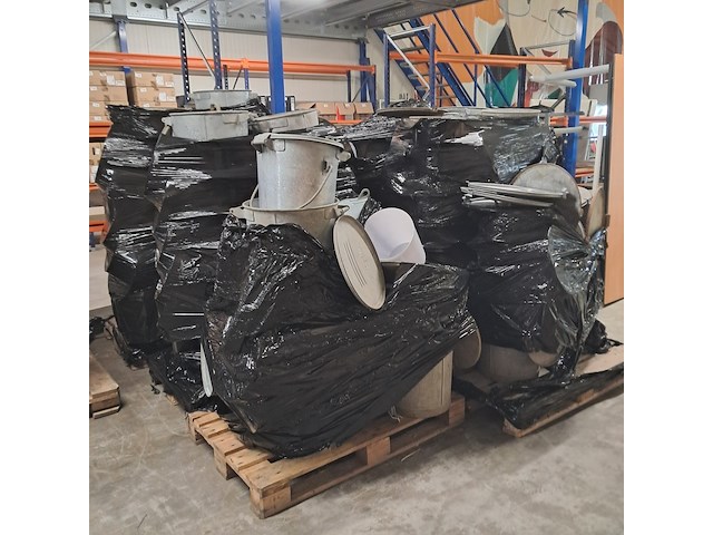 Partij afvalbakken - afbeelding 11 van  12