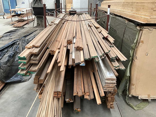 Partij afwerklatten - afbeelding 2 van  7