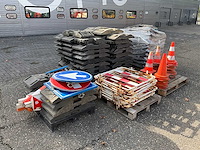 Partij afzetmaterialen - afbeelding 1 van  8