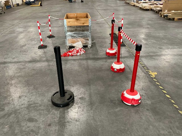 Partij afzetmaterialen - afbeelding 4 van  9