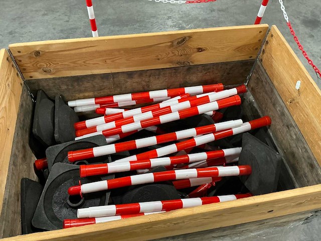 Partij afzetmaterialen - afbeelding 8 van  9