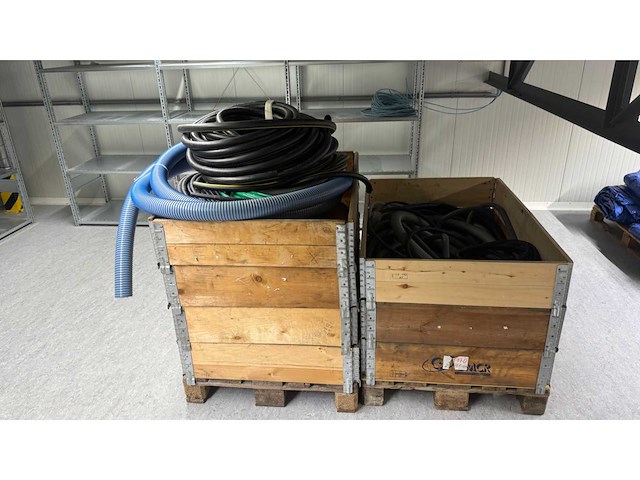 Partij (afzuig) slangen - afbeelding 1 van  9