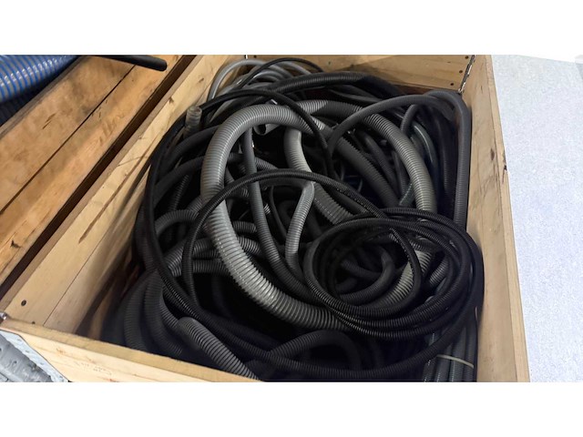 Partij (afzuig) slangen - afbeelding 2 van  9