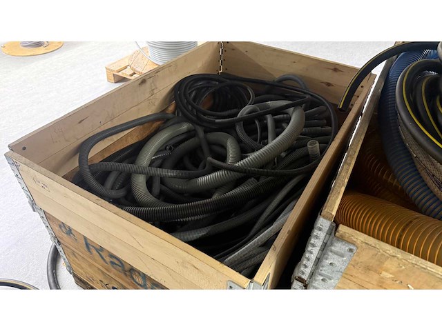 Partij (afzuig) slangen - afbeelding 9 van  9