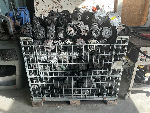 Partij airco compressors (230x) - afbeelding 1 van  19