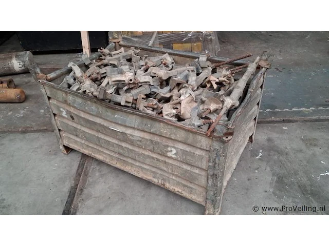 Partij alcon bevestigsmateriaal t.b.v. betonbekisting - afbeelding 1 van  3