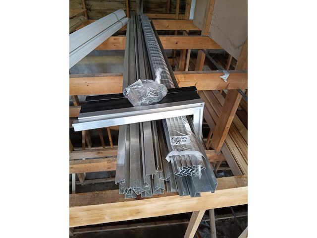 Partij aluminium daktrimmen - afbeelding 1 van  5