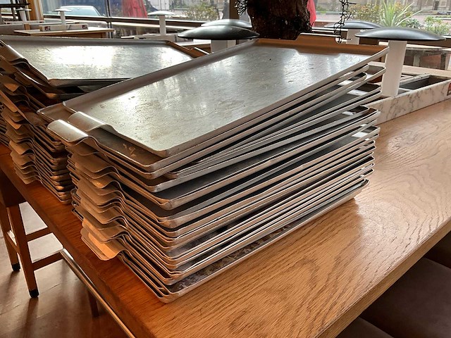 Partij aluminium dienbladen - afbeelding 2 van  5