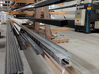 Partij aluminium en kunststof profielen - afbeelding 11 van  36