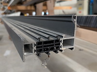Partij aluminium en kunststof profielen - afbeelding 13 van  36